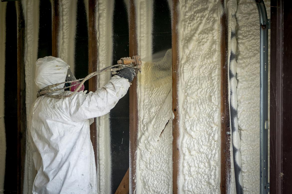Did you know that closed-cell spray foam insulation can be used as a vapour barrier and has a higher R-value than open-cell SPF?
